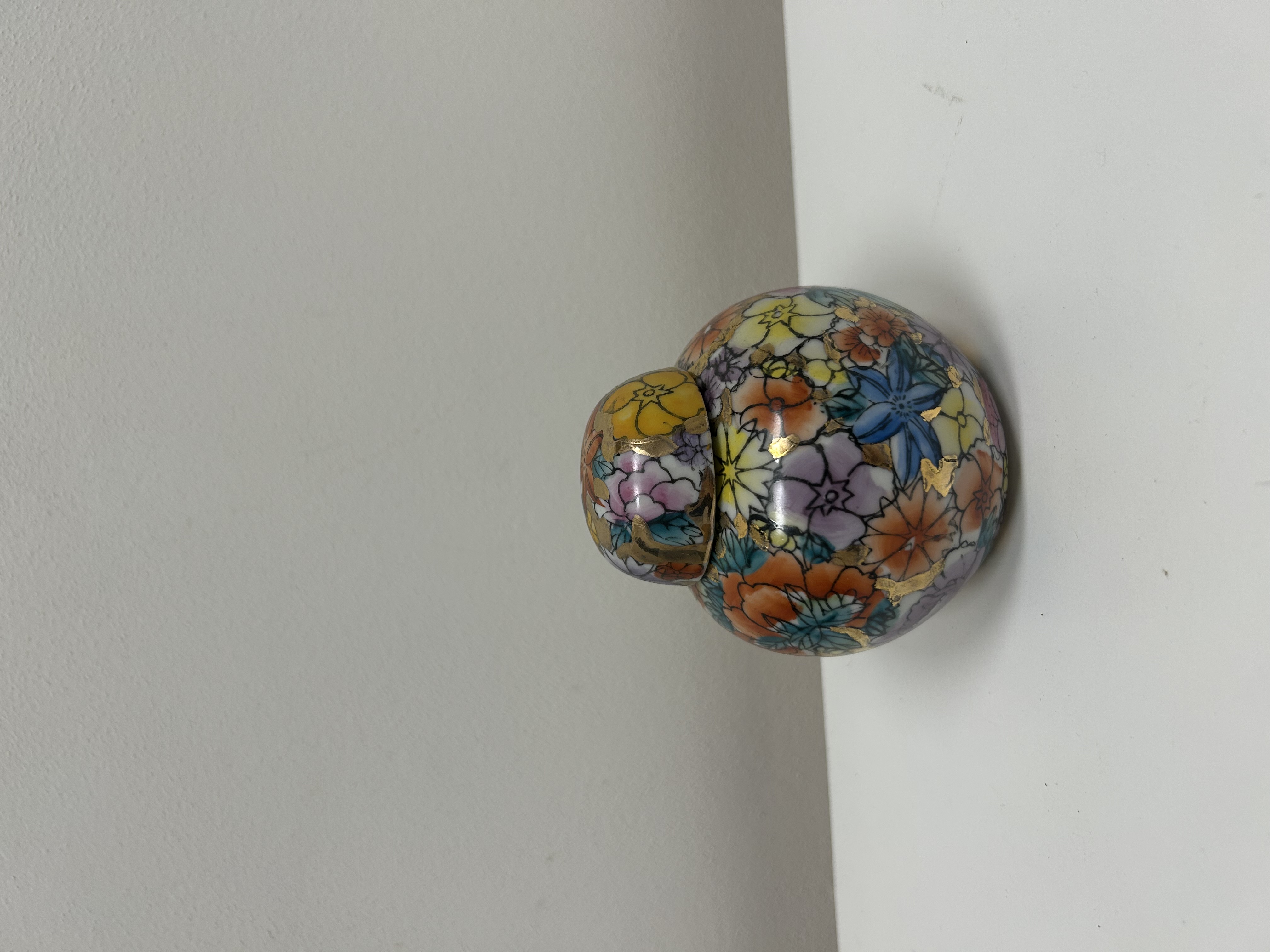 Čínská porcelánová zázvorová dóza — mille fleurs